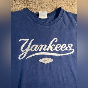 Nike New York Yankees Mens Size Large Navy Blue Vintage Gameday Logo Tee Shirt